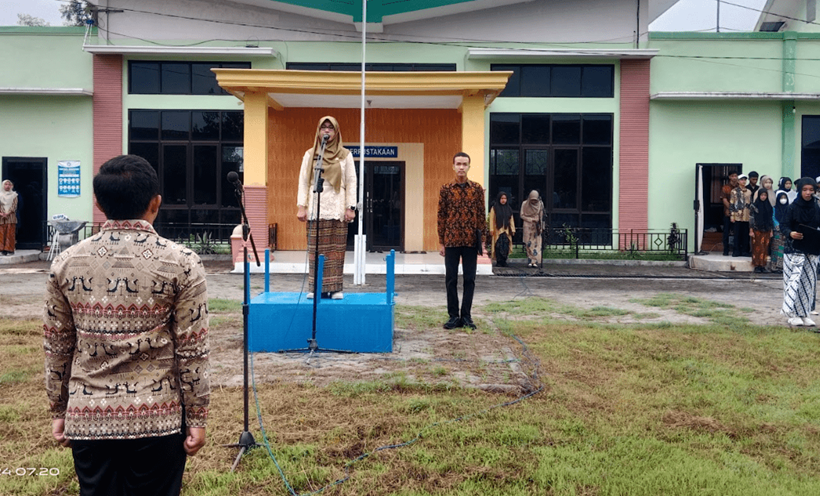 SMK Negeri Kudu Laksanakan Upacara Peringatan Hari Kartini