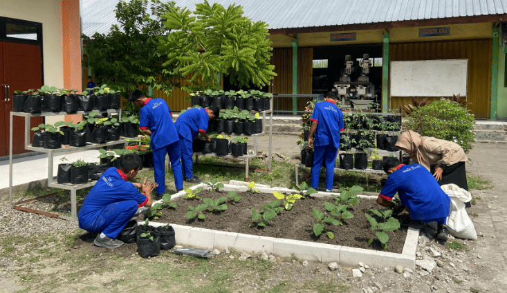 Kebun Sekolah SMK Negeri Kudu: Ruang Aktif untuk Ekonomi Kreatif dan Kesadaran