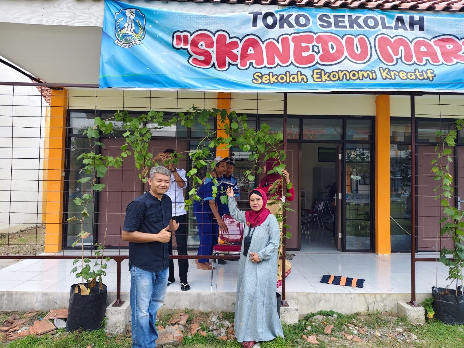 SMK Negeri Kudu Terima Bantuan Pohon Anggur dari Komunitas Terrace Grape