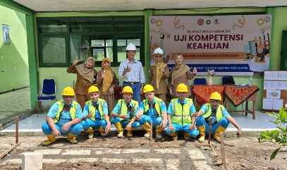 SMK Negeri Kudu Lakukan Uji Kompetensi Keahlian TKP, Hasil Karya Siswa Berupa Bangku Taman Siap Dimanfaatkan