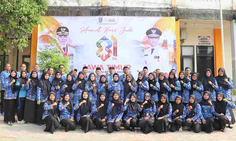 Peringati HUT ke-81 Prov. Jatim, SMKN Kudu Gelar Upacara Bendera dan Pengukuhan Pengurus OSIS
