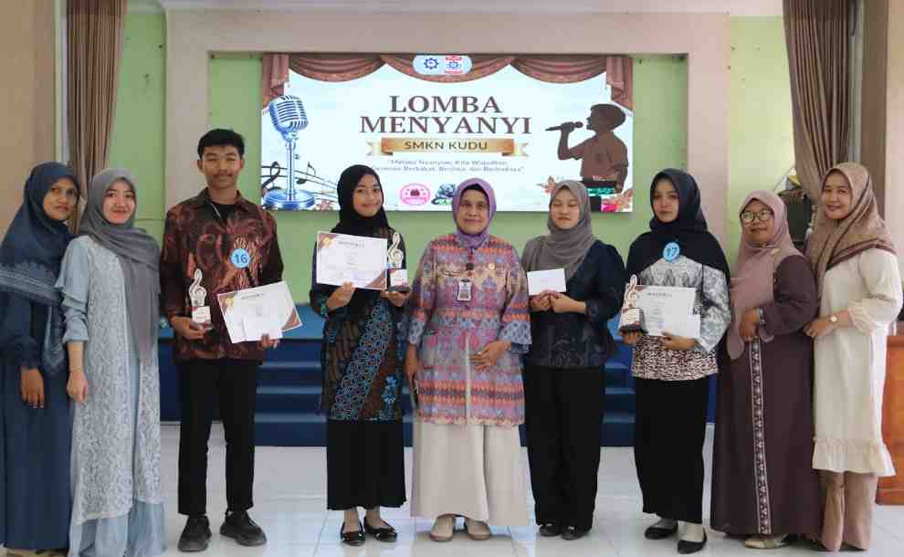 Semarak Hari Kedua Bulan Bahasa di SMKN Kudu, Lomba Menyanyi Hangatkan Aula Sandhyakala